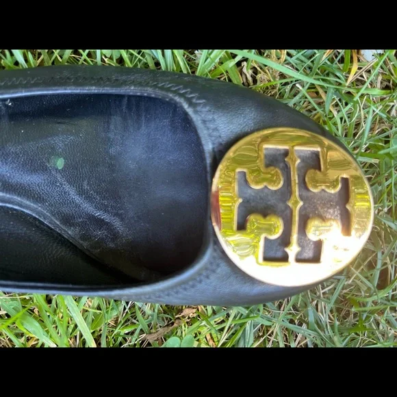 Tory Burch | Shoes | Tory Burch Flat Black Leather Slip On 